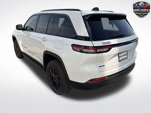 New 2026 Jeep Grand Cherokee Altitude AWD/4WD image 3