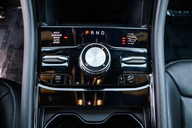 Used 2023 Jeep Grand Cherokee Overland AWD/4WD image 22