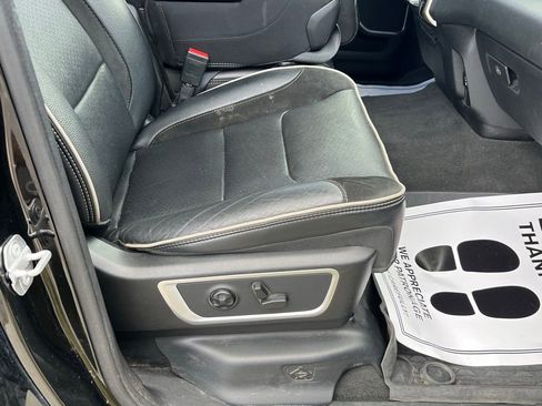 Used 2019 RAM 1500 Laramie AWD/4WD image 18