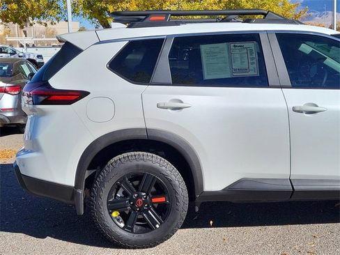 Certified 2025 Nissan Rogue SV image 5