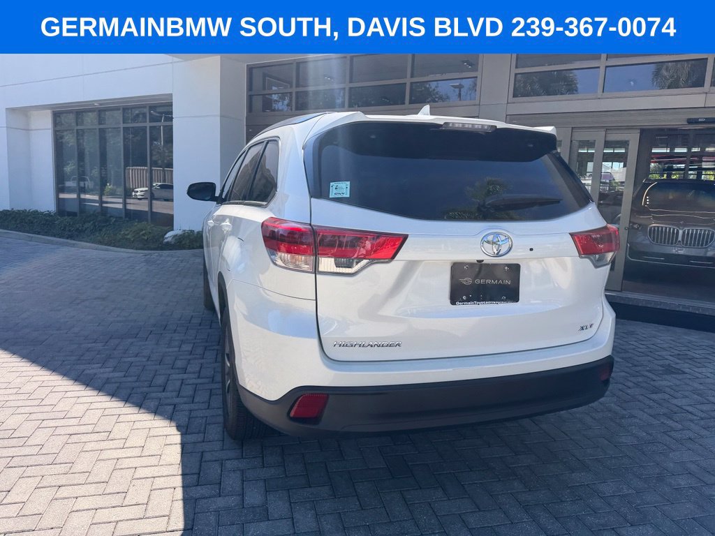 Used 2019 Toyota Highlander XLE FWD image 16