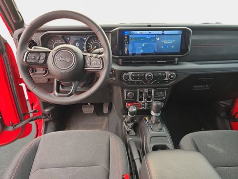 Used 2024 Jeep Gladiator Rubicon w/ Technology Group AWD/4WD image 12
