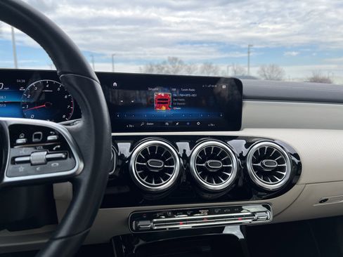 Used 2023 Mercedes-Benz CLA 250 image 16