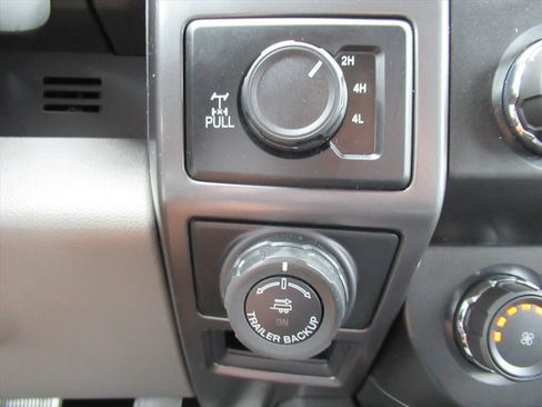 Used 2020 Ford F150 XLT w/ Equipment Group 302A Luxury AWD/4WD image 24