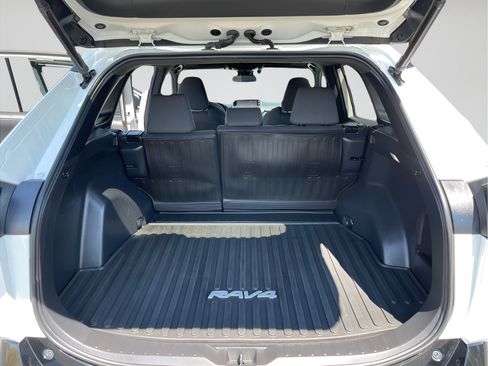 Certified 2022 Toyota RAV4 SE w/ Convenience Package AWD/4WD image 16
