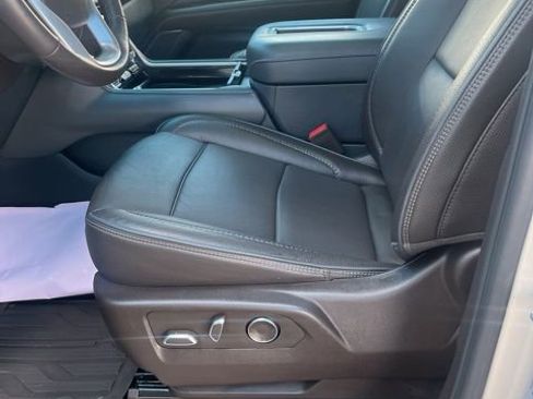 Used 2024 GMC Yukon Denali w/ Advanced Technology Package image 14