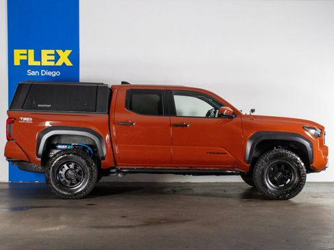 Used 2025 Toyota Tacoma TRD Off-Road image 4