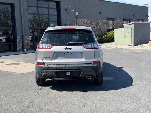 Used 2022 Jeep Cherokee Latitude Lux w/ Sun & Sound Group AWD/4WD image 4