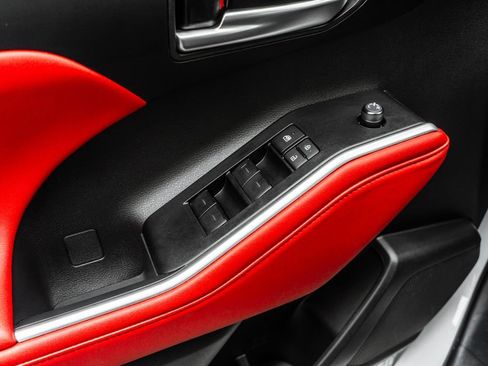 Used 2025 Toyota Highlander XSE image 16