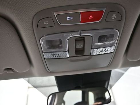 Used 2025 Kia Telluride S FWD image 12