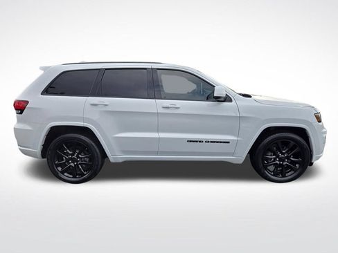 Used 2019 Jeep Grand Cherokee Altitude RWD image 10