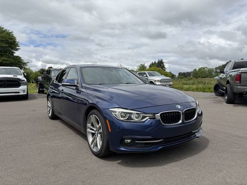 Used 2018 BMW 330i Sedan RWD image 2