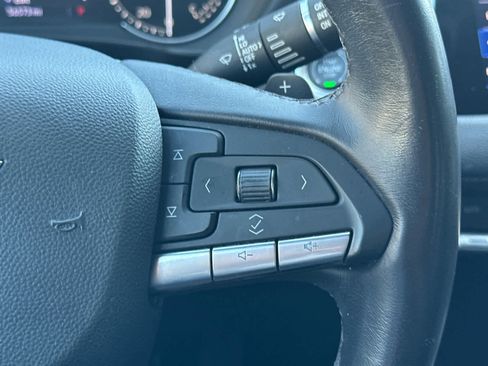 Used 2022 Cadillac XT4 Premium Luxury w/ Safety Alert Package FWD image 26