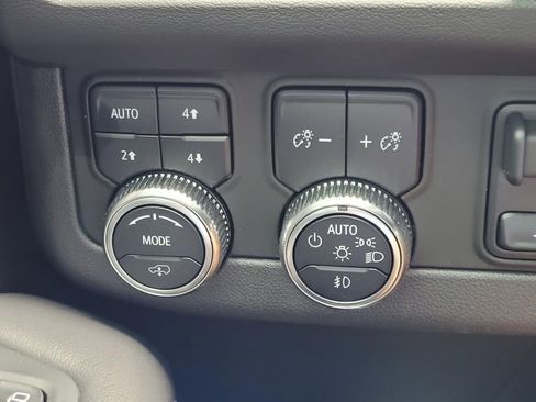 Used 2022 GMC Yukon AT4 image 23