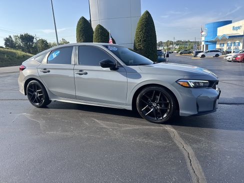 Used 2025 Honda Civic Sport image 1