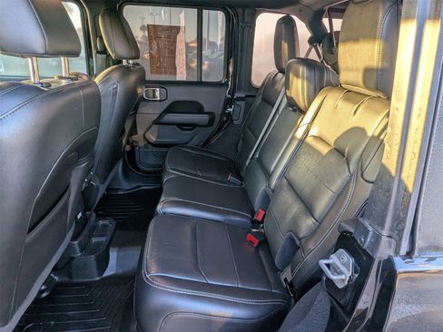 Used 2020 Jeep Wrangler Unlimited Sahara image 14
