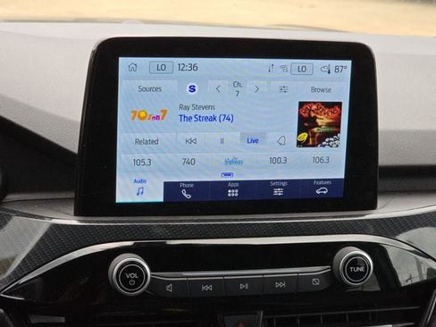 Used 2025 Ford Escape ST-Line AWD/4WD image 12
