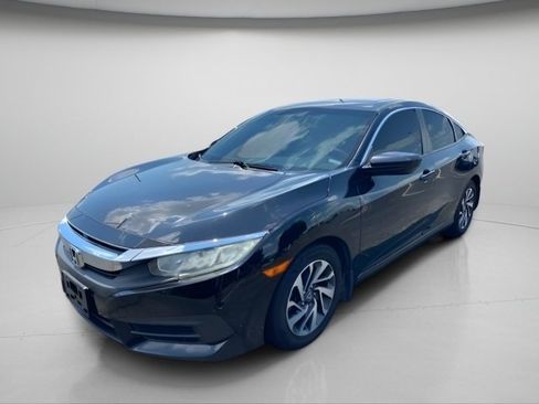 Used 2018 Honda Civic EX image 2