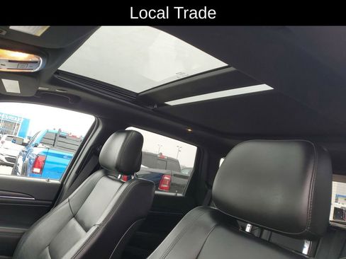 Used 2022 Jeep Grand Cherokee Limited w/ Luxury Group II image 6