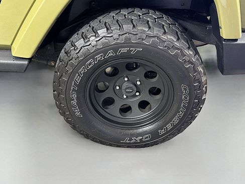 Used 2013 Jeep Wrangler Sahara w/ Connectivity Group AWD/4WD image 27