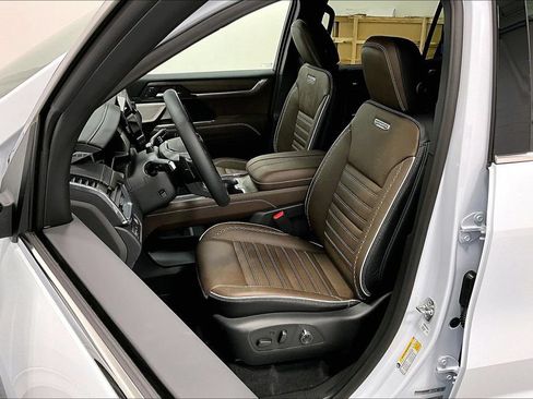 New 2026 GMC Acadia Denali Ultimate FWD image 23