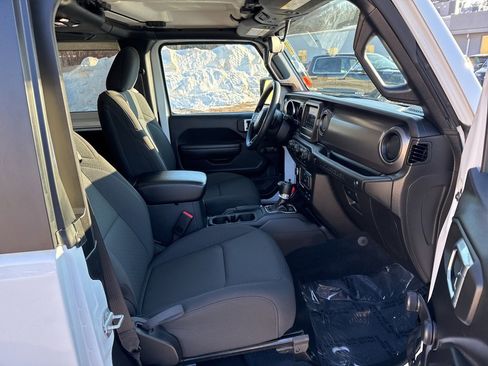 Used 2023 Jeep Wrangler Sport image 26