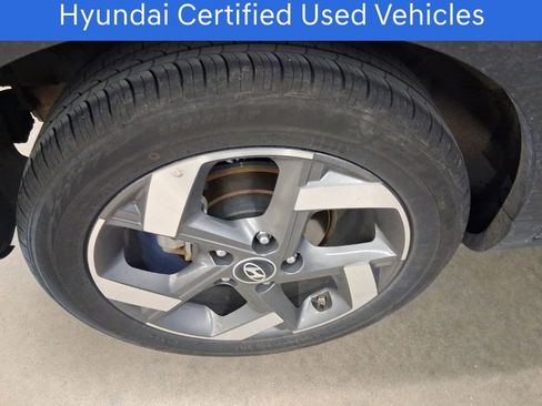 Certified 2025 Hyundai Venue SEL image 28