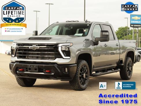 Used 2025 Chevrolet Silverado 2500 LT w/ Trail Boss Package AWD/4WD image 3