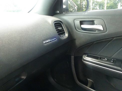 Used 2017 Dodge Charger SXT AWD/4WD image 22