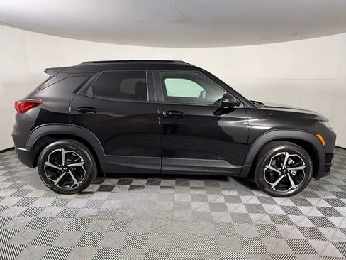Used 2022 Chevrolet TrailBlazer RS w/ Sun and Liftgate Package FWD image 8