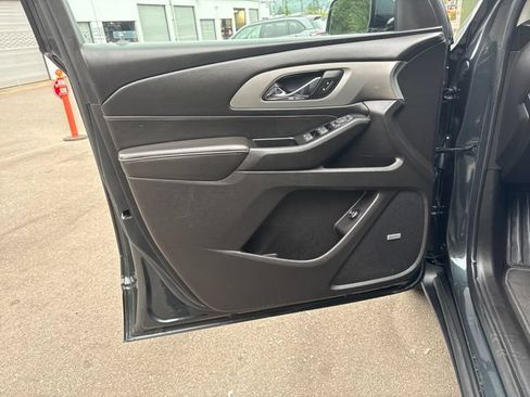 Used 2019 Chevrolet Traverse LT w/ LT Premium Package AWD/4WD image 17