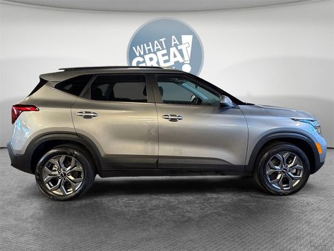 Certified 2024 Kia Seltos S image 2