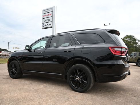 Used 2024 Dodge Durango GT image 2