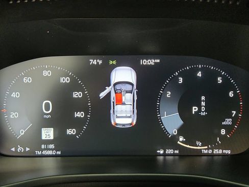 Used 2022 Volvo XC40 T5 Momentum AWD/4WD image 13