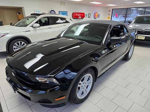 Used 2012 Ford Mustang Convertible image 16