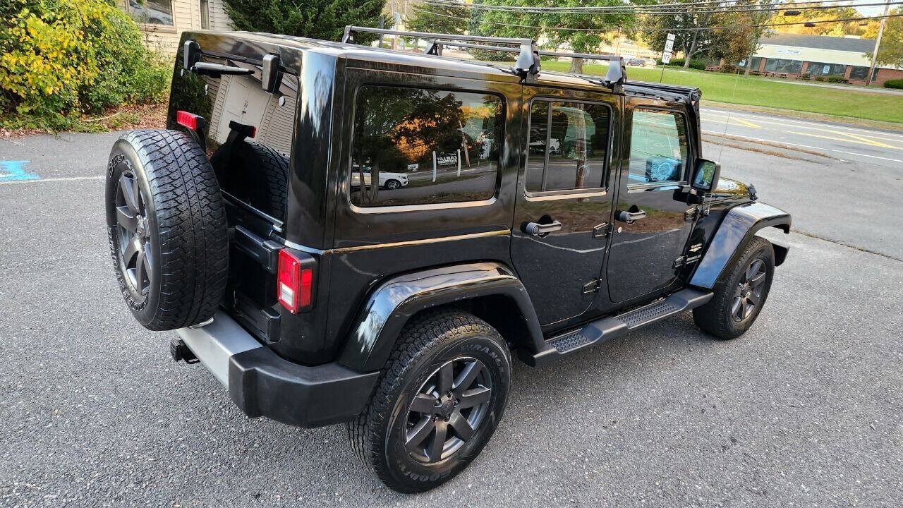 Used 2015 Jeep Wrangler Unlimited Sahara AWD/4WD image 16