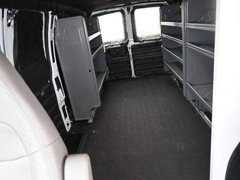 Used 2016 Chevrolet Express 2500 RWD image 24