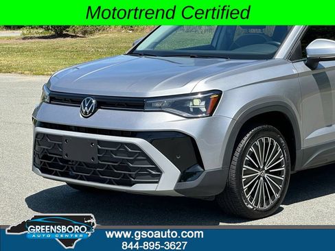 Used 2025 Volkswagen Taos SE FWD image 38