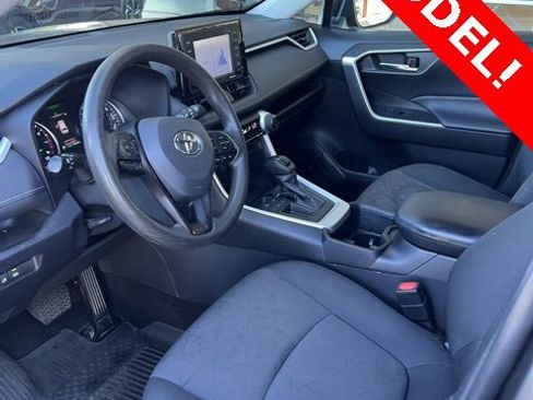 Used 2022 Toyota RAV4 XLE image 10