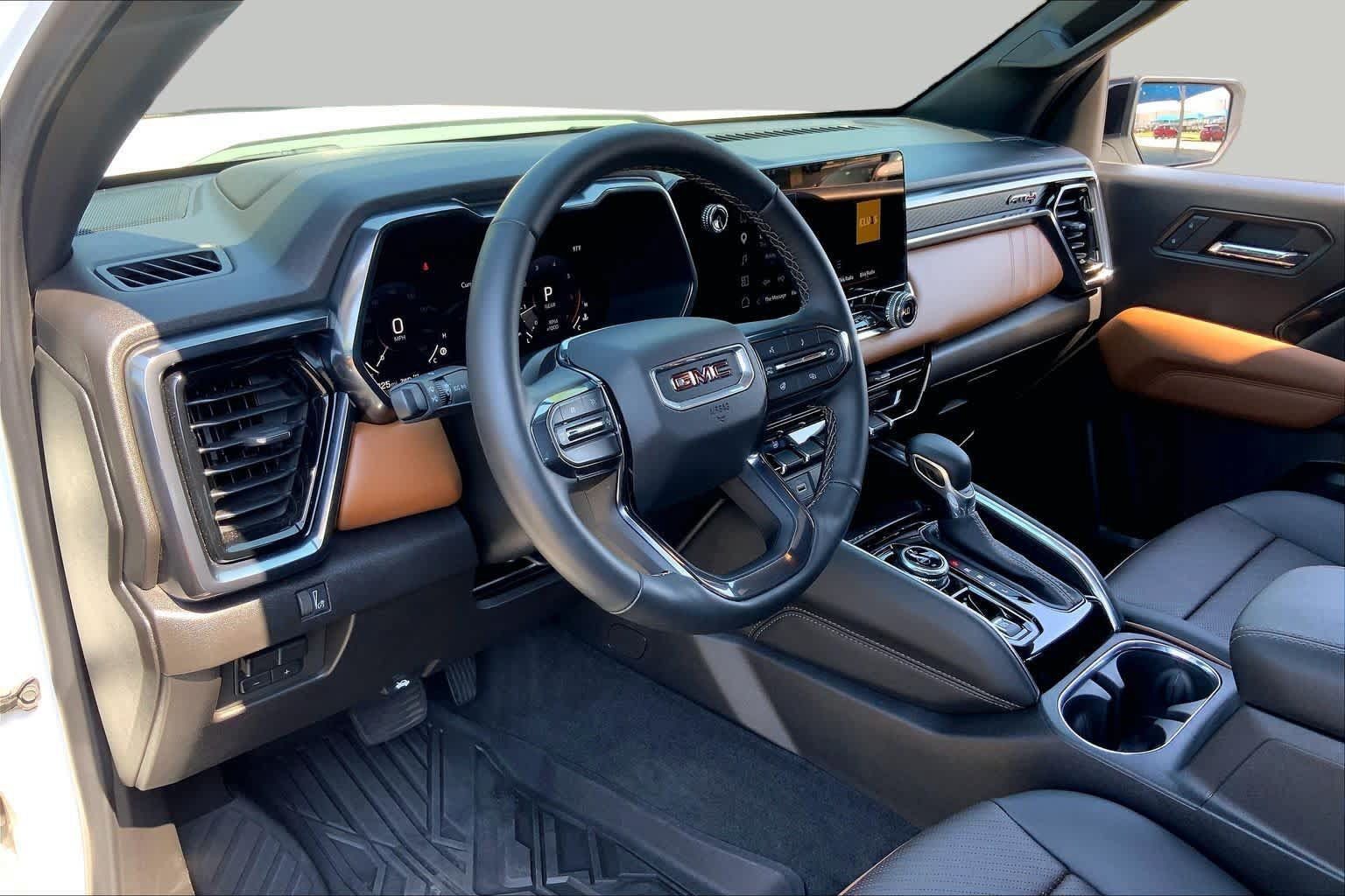 Used 2026 GMC Canyon AT4 w/ AT4 Premium Package AWD/4WD image 18