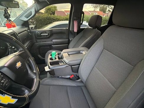 Used 2025 Chevrolet Silverado 1500 Custom image 12