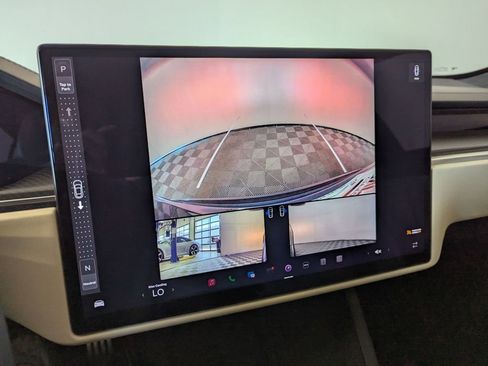 Used 2021 Tesla Model S Plaid image 13