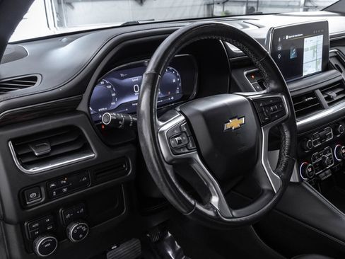 Used 2022 Chevrolet Suburban LT w/ Luxury Package AWD/4WD image 34