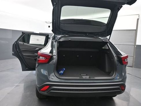 New 2026 Chevrolet Trax LT w/ Driver Confidence Package FWD image 8