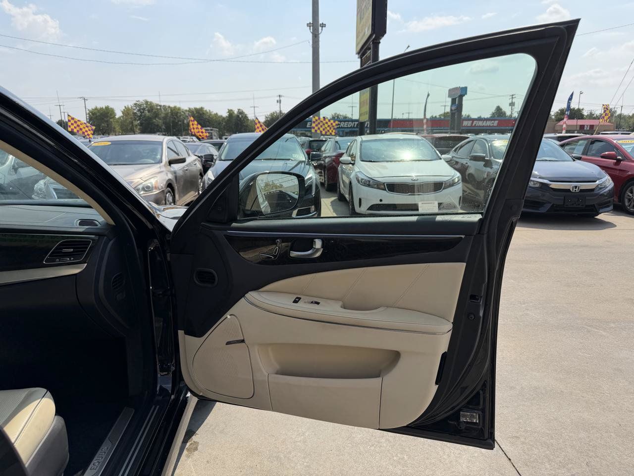 Used 2016 Hyundai Equus Signature RWD image 28