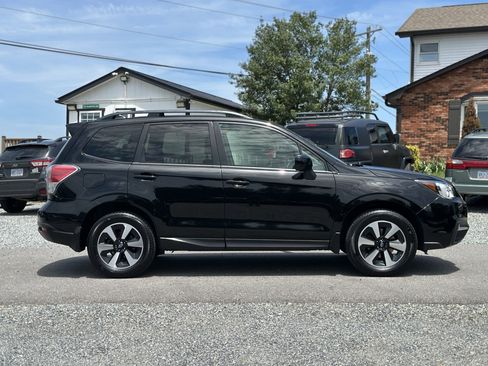 Used 2018 Subaru Forester 2.5i Premium AWD/4WD image 2