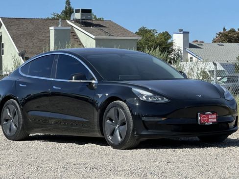 Used 2018 Tesla Model 3 Long Range RWD image 10