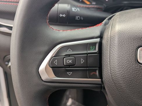 Used 2025 Jeep Compass Trailhawk image 29