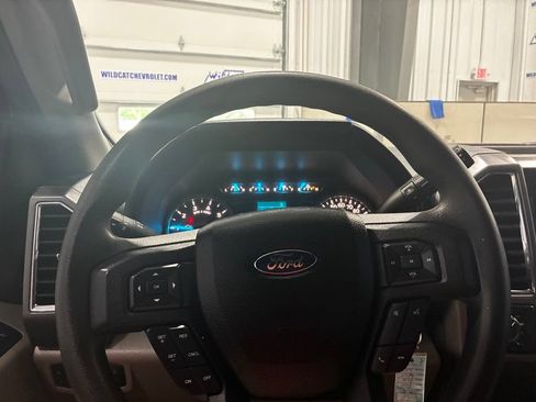 Used 2016 Ford F150 XLT AWD/4WD image 20