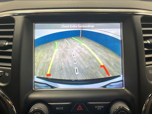 Used 2018 Jeep Grand Cherokee Altitude AWD/4WD image 14